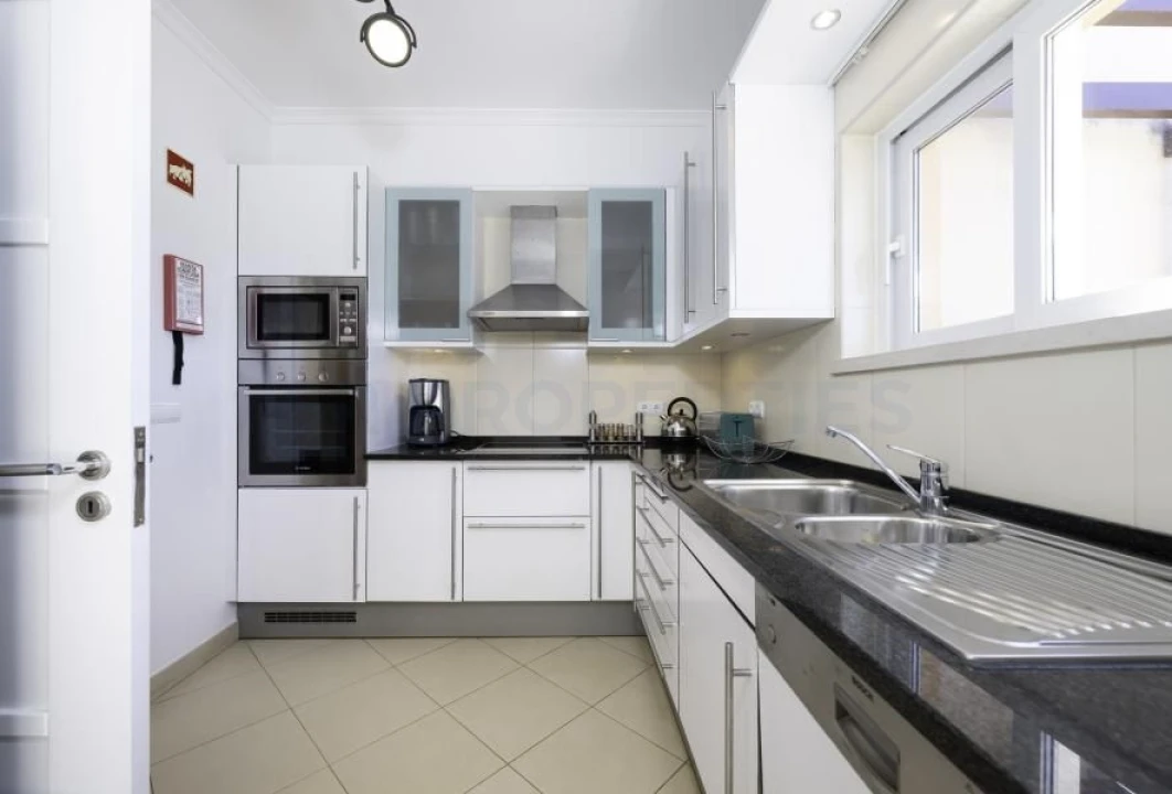Apartamento T2 para Venda em Quarteira Foto 2