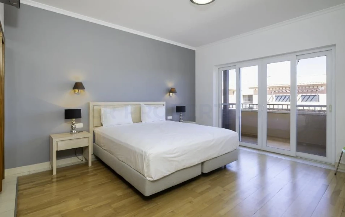 Apartamento T2 para Venda em Quarteira Foto 5