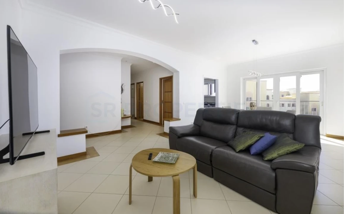 Apartamento T2 para Venda em Quarteira Foto 19