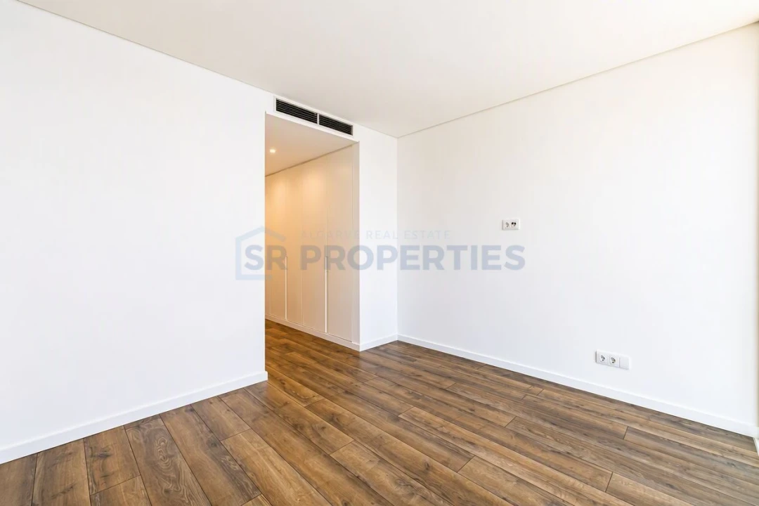 Apartamento T3 para Venda em Quarteira Foto 38