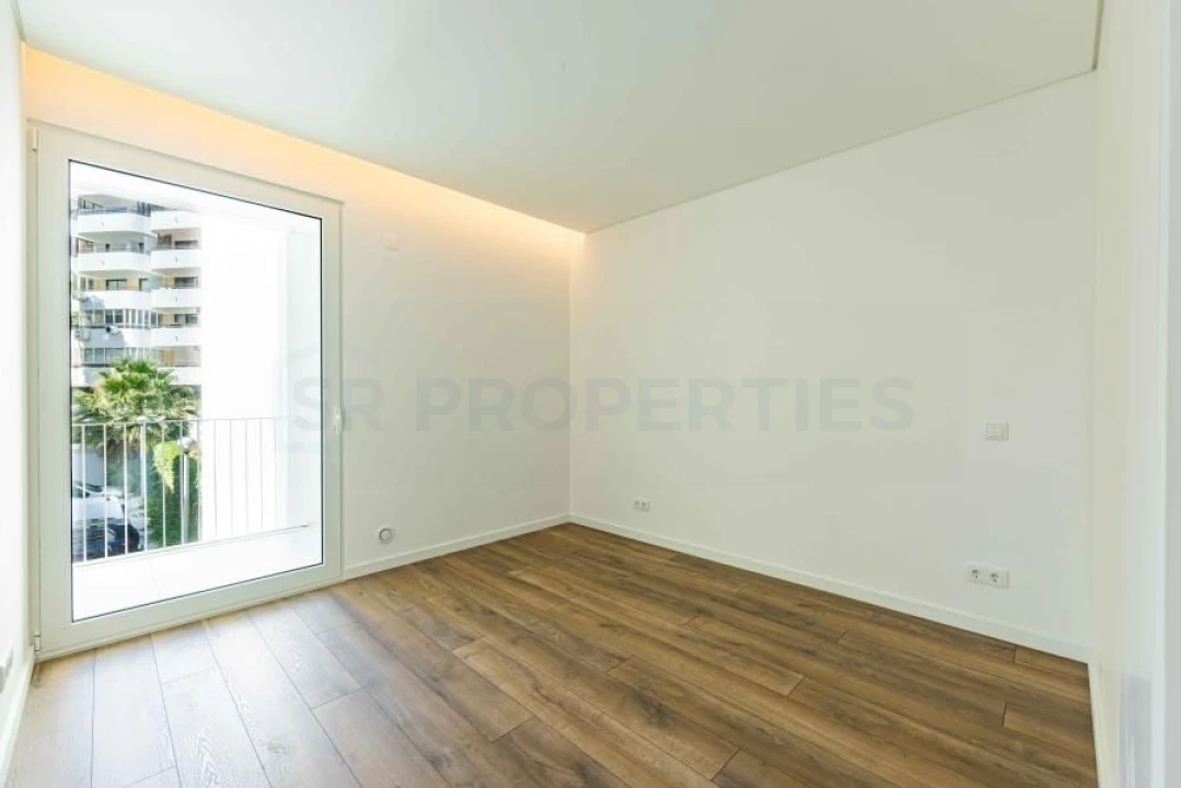 Apartamento T3 para Venda em Quarteira Foto 17
