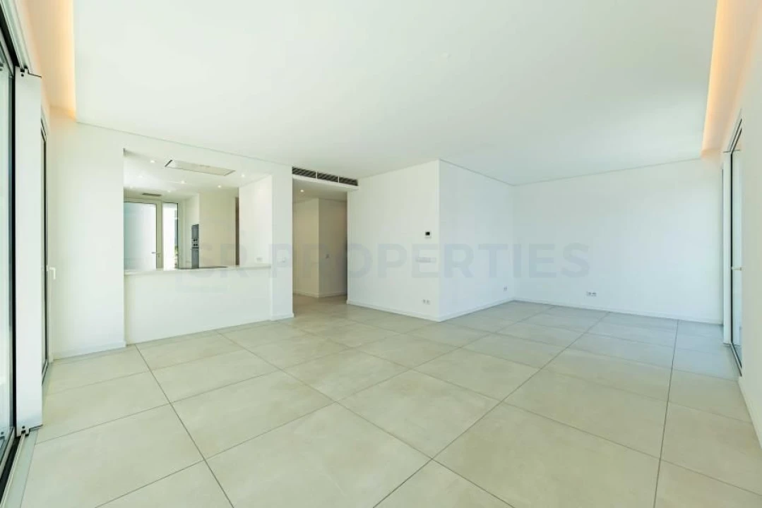 Apartamento T3 para Venda em Quarteira Foto 7