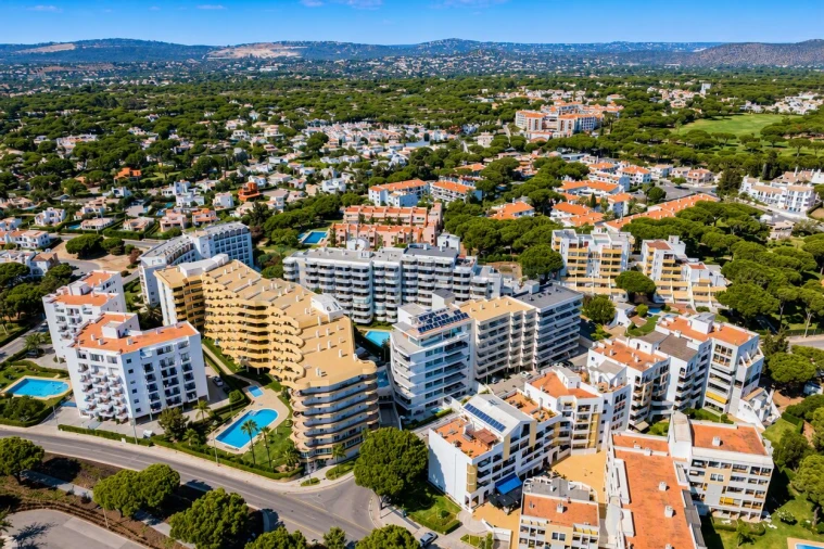Apartamento T3 para Venda em Quarteira Foto 51