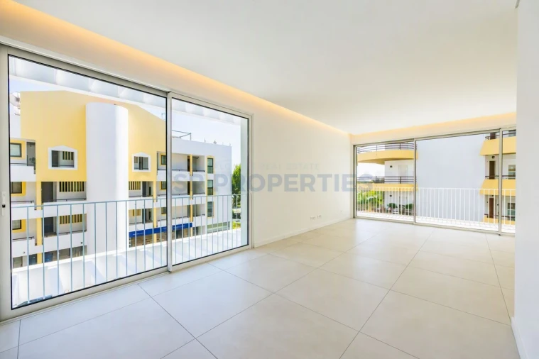 Apartamento T3 para Venda em Quarteira Foto 14
