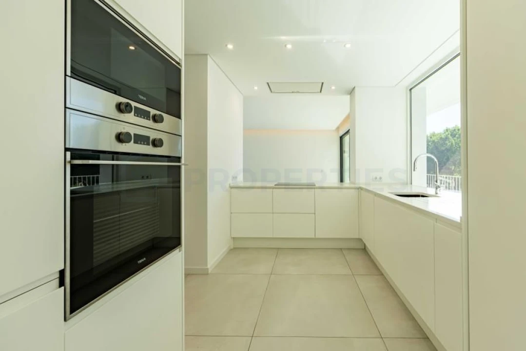 Apartamento T3 para Venda em Quarteira Foto 3