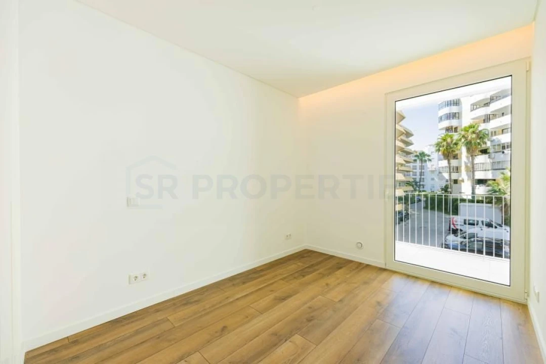 Apartamento T3 para Venda em Quarteira Foto 15