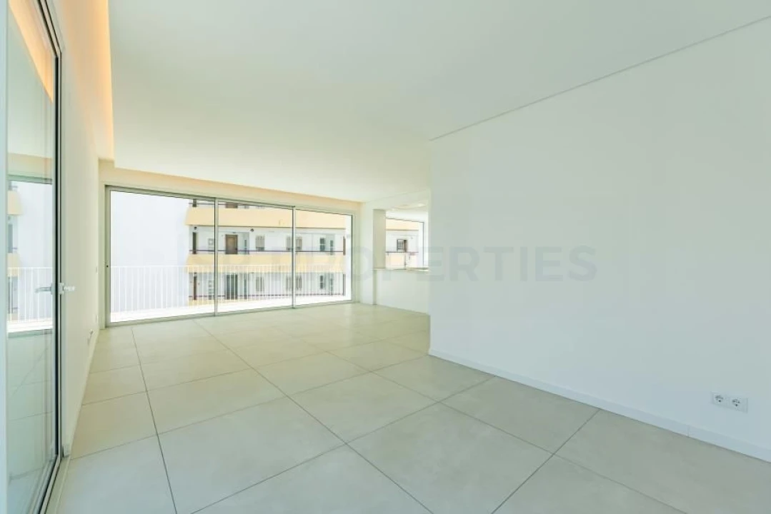 Apartamento T3 para Venda em Quarteira Foto 9