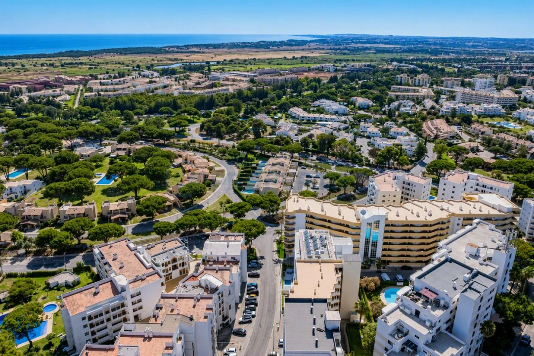 Apartamento T3 para Venda em Quarteira Foto 52