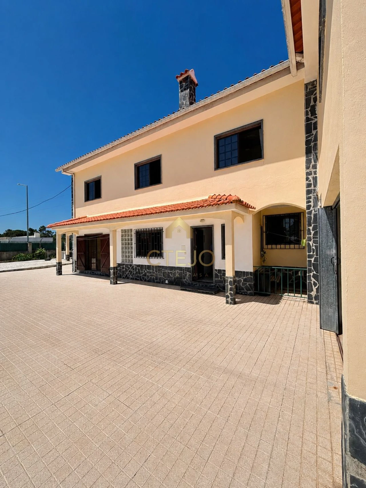 Moradia T4 para Venda em Quinta do Conde Foto 1