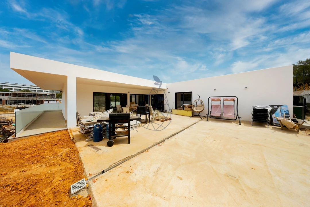 Moradia T5 para Venda em Alvor Foto 37