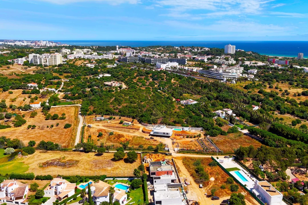 Moradia T5 para Venda em Alvor Foto 4