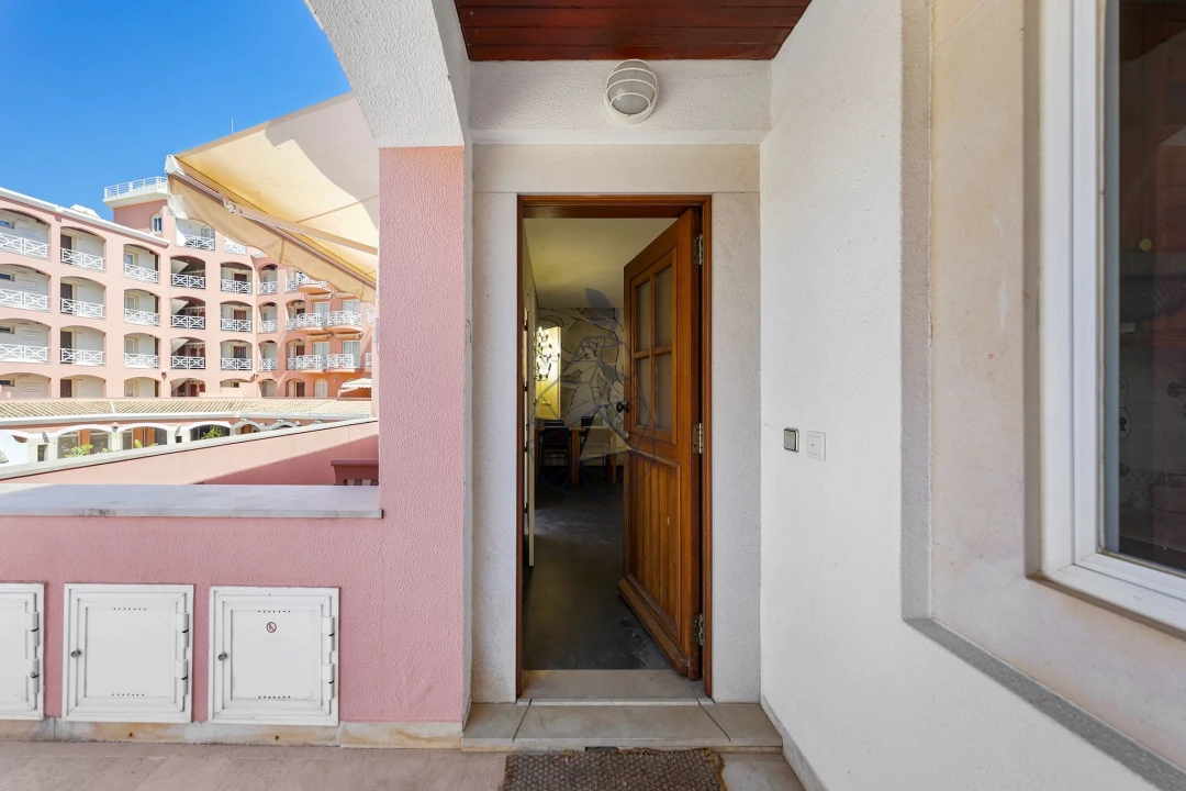Apartamento T1 para Venda em Quarteira Foto 31