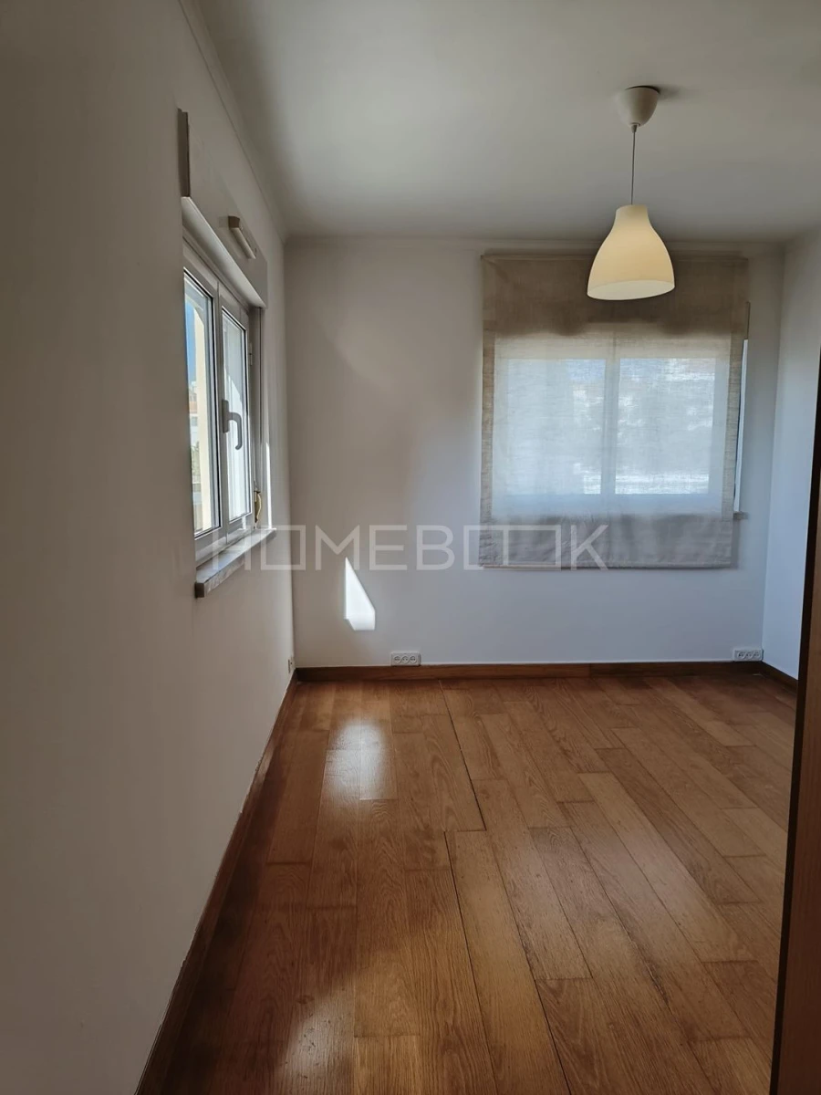 Apartamento T3 para Arrendamento em Penha de França Foto 4