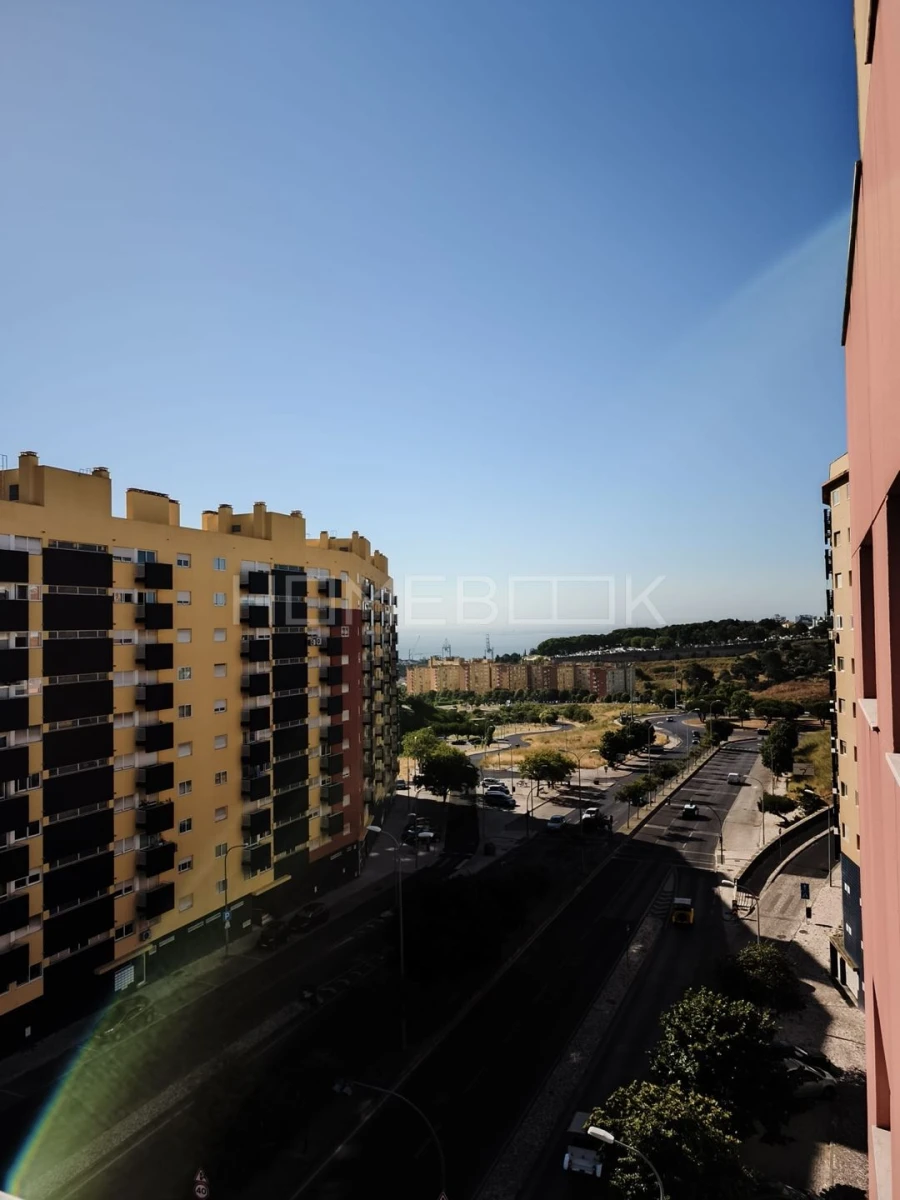Apartamento T3 para Arrendamento em Penha de França Foto 8