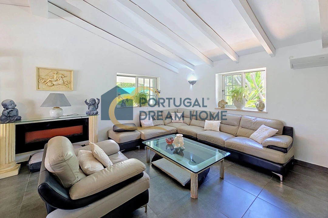 Moradia T2 para Venda em Boliqueime Foto 12