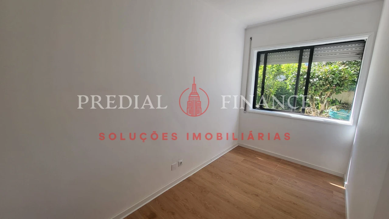 Apartamento T1 para Venda em Ramalde Foto 7