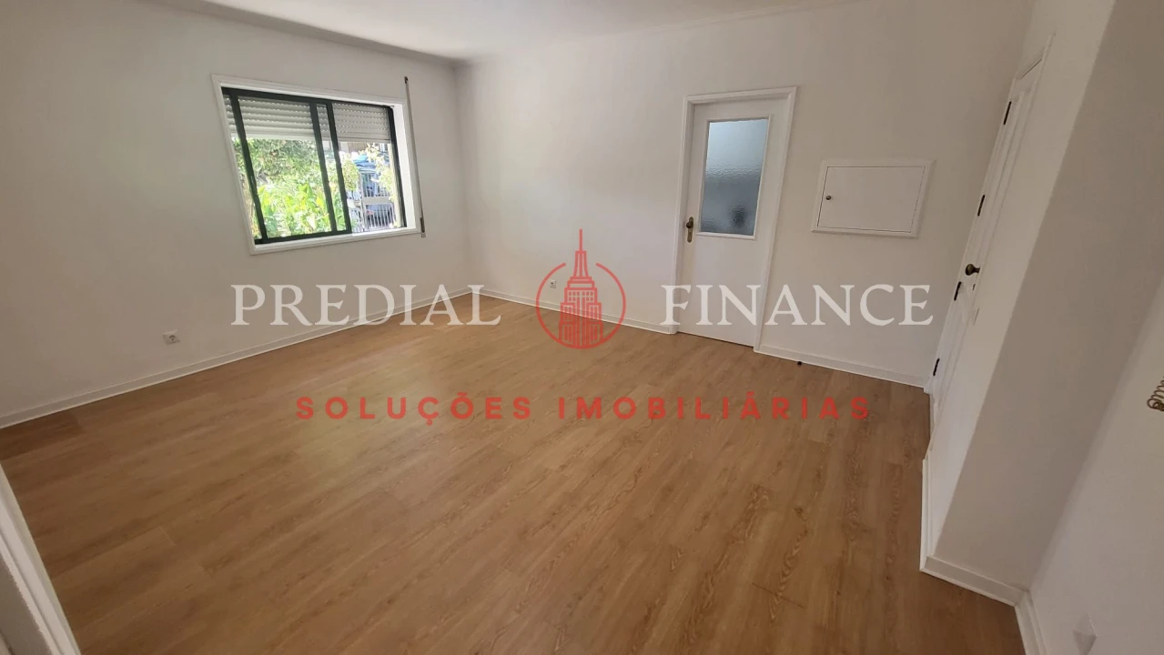 Apartamento T1 para Venda em Ramalde Foto 4