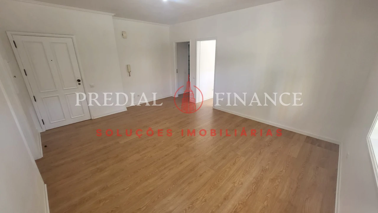 Apartamento T1 para Venda em Ramalde Foto 5