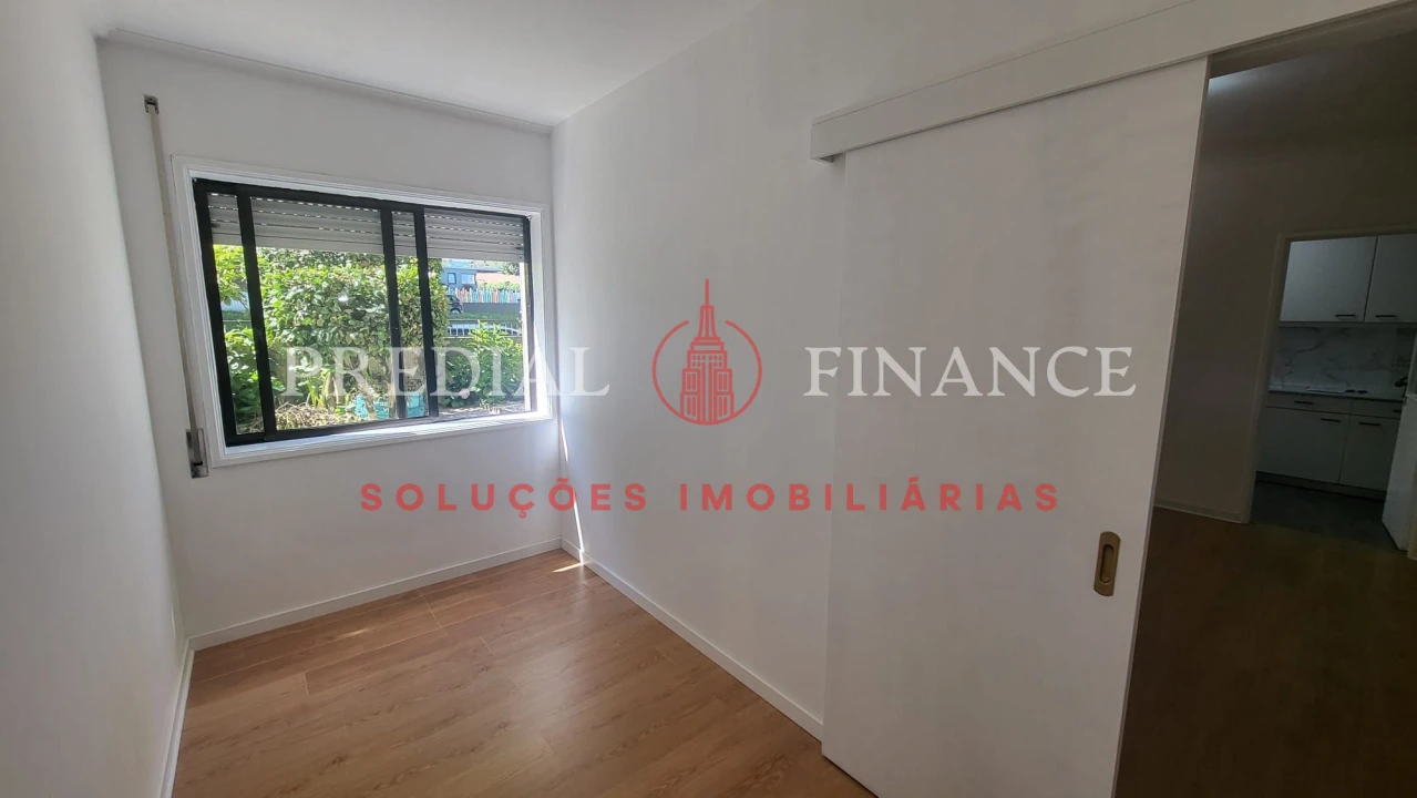Apartamento T1 para Venda em Ramalde Foto 6