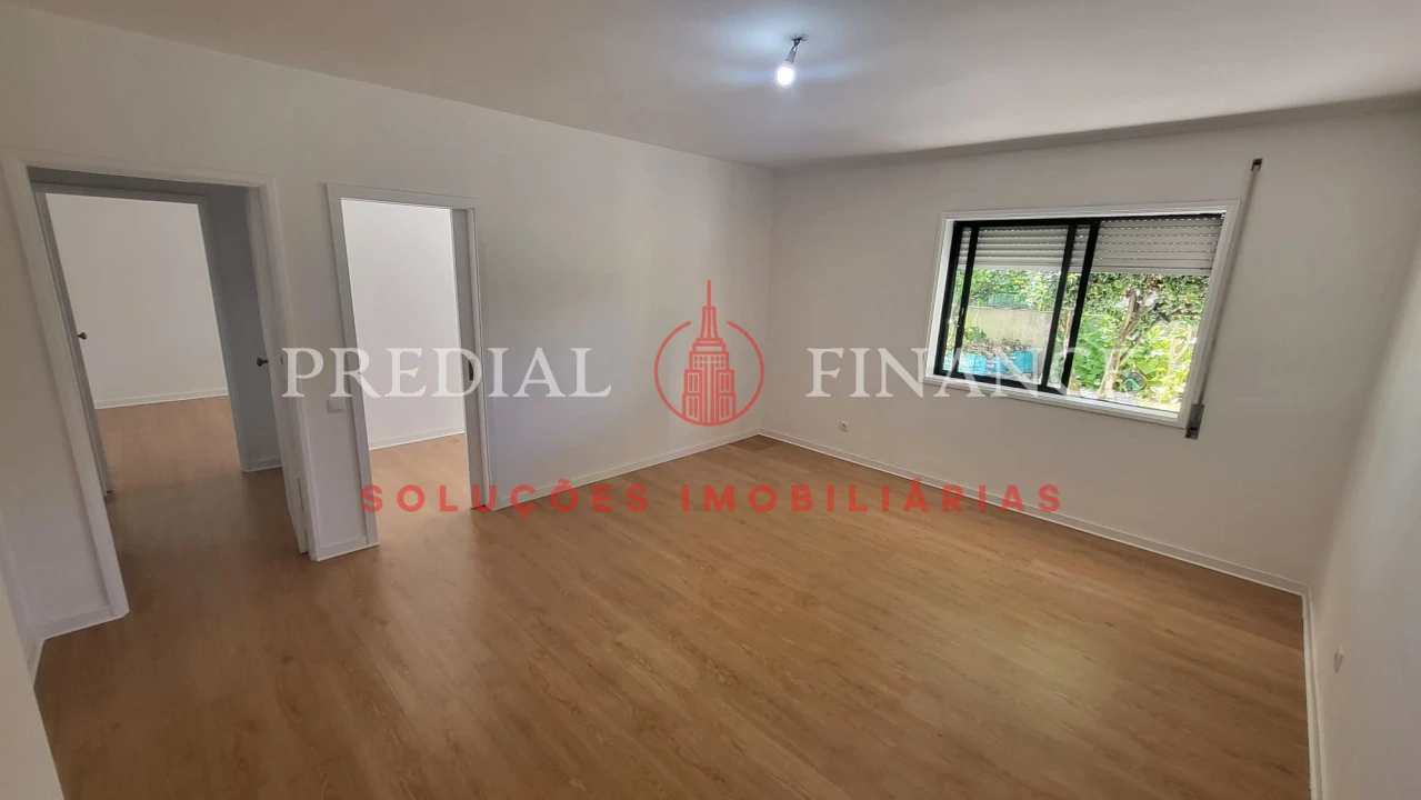 Apartamento T1 para Venda em Ramalde Foto 3