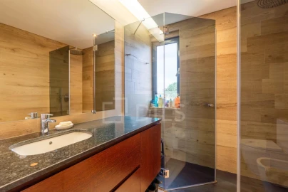 Apartamento T5 para Venda em Aldoar, Foz do Douro e Nevogilde