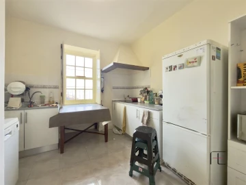 Prédio para Venda em Gulpilhares e Valadares
