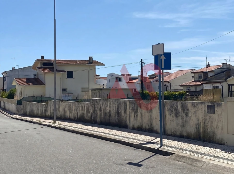Terreno para Venda em Póvoa de Varzim, Beiriz e Argivai Foto 1