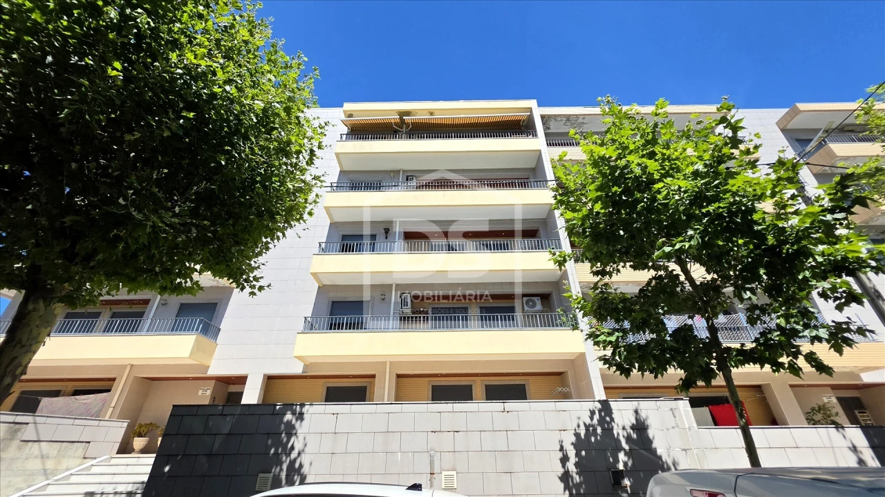 Apartamento T3 para Venda em Peso da Régua e Godim Foto 1