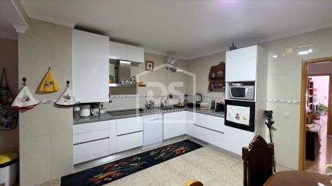 Apartamento T3 para Venda em Peso da Régua e Godim