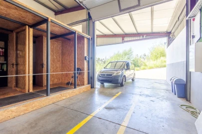 Armazém para Venda em Raiva, Pedorido e Paraíso