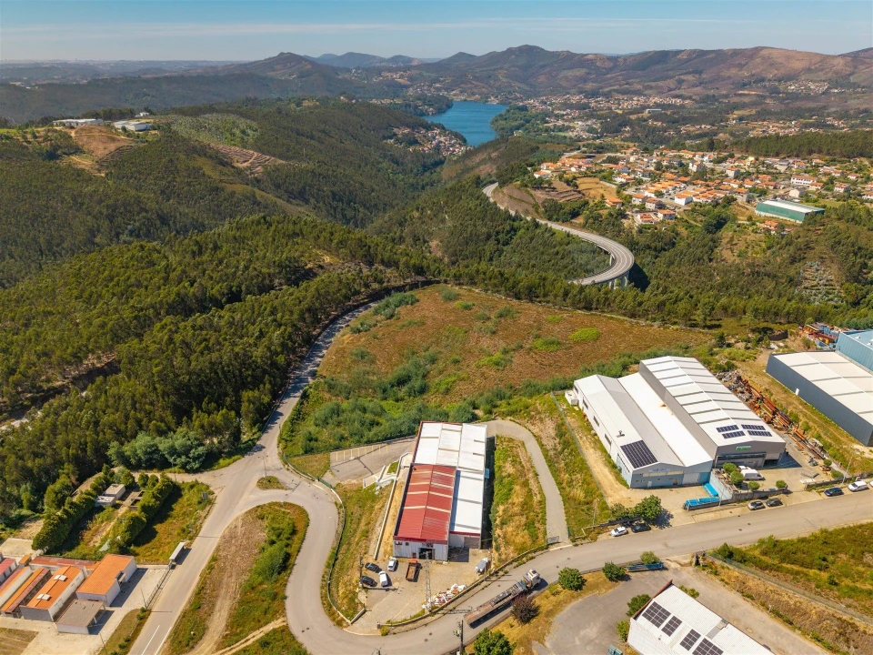 Armazém para Venda em Raiva, Pedorido e Paraíso Foto 4