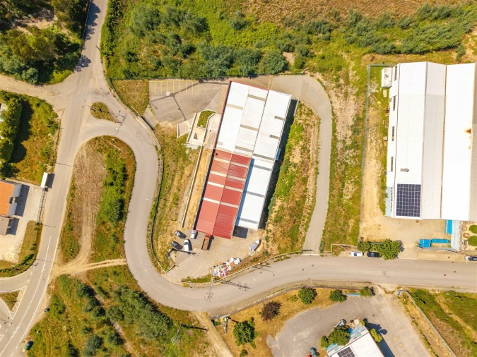 Armazém para Venda em Raiva, Pedorido e Paraíso Foto 3