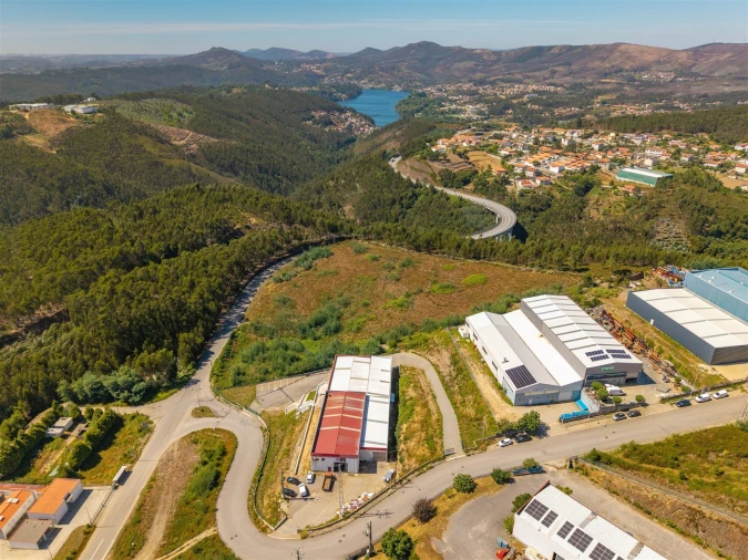Armazém para Venda em Raiva, Pedorido e Paraíso Foto 7