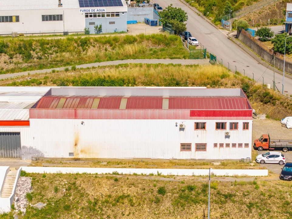 Armazém para Venda em Raiva, Pedorido e Paraíso Foto 1