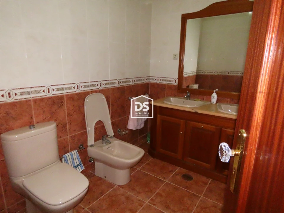 Moradia T5 para Venda em Abragão Foto 30