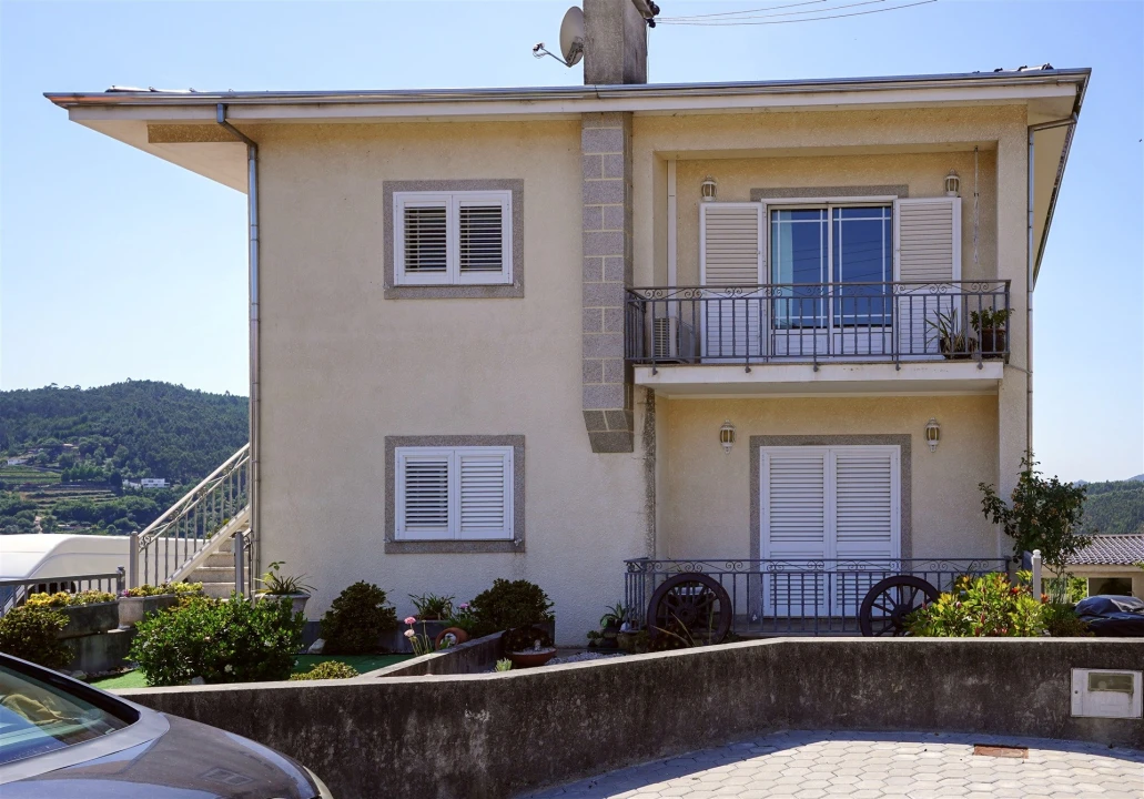 Moradia T3 para Venda em Raiva, Pedorido e Paraíso Foto 1