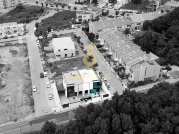 Moradia T4 para Venda em Santa Maria da Feira, Travanca, Sanfins e Espargo