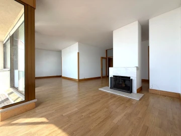 Apartamento T4 para Arrendamento em Aldoar, Foz do Douro e Nevogilde