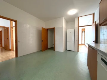 Apartamento T4 para Arrendamento em Aldoar, Foz do Douro e Nevogilde