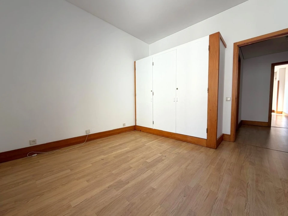 Apartamento T4 para Arrendamento em Aldoar, Foz do Douro e Nevogilde Foto 27