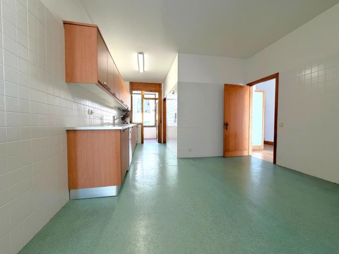 Apartamento T4 para Arrendamento em Aldoar, Foz do Douro e Nevogilde Foto 16