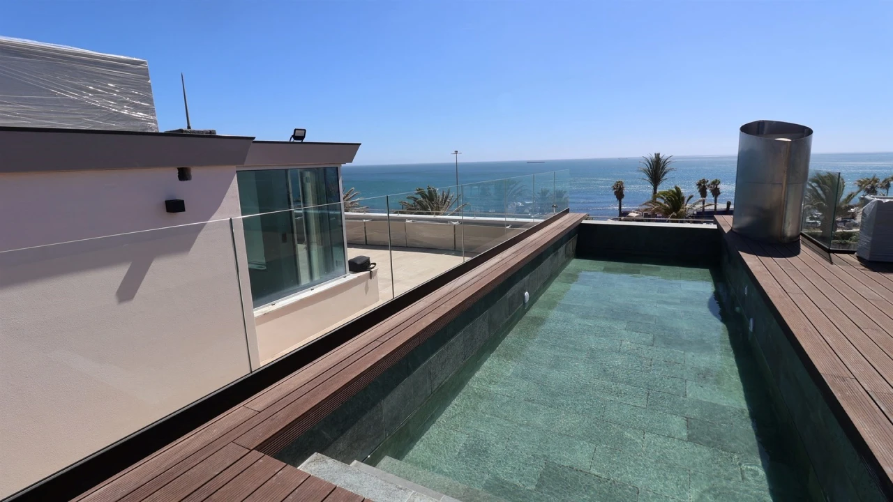 Apartamento T4 para Venda em Carcavelos e Parede Foto 1