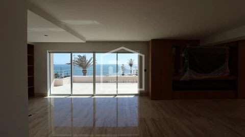 Apartamento T4 para Venda em Carcavelos e Parede