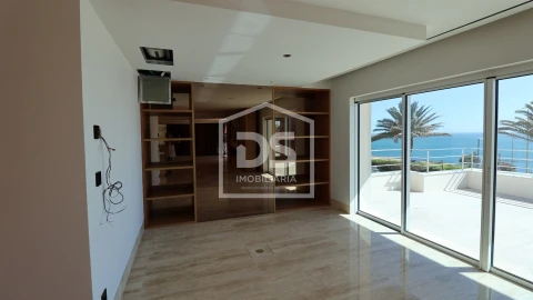 Apartamento T4 para Venda em Carcavelos e Parede