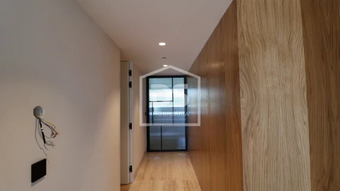 Apartamento T4 para Venda em Carcavelos e Parede