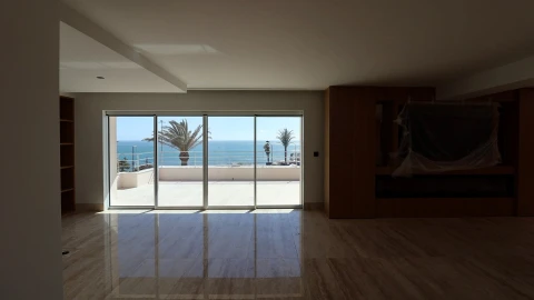 Apartamento T4 para Venda em Carcavelos e Parede