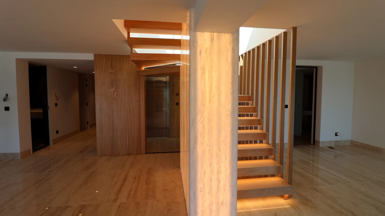 Apartamento T4 para Venda em Carcavelos e Parede Foto 12