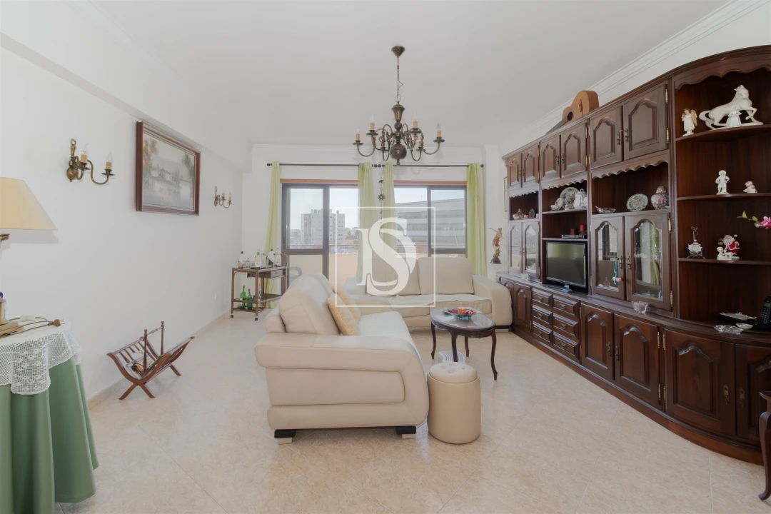 Apartamento T2 para Venda em Barreiro e Lavradio Foto 2