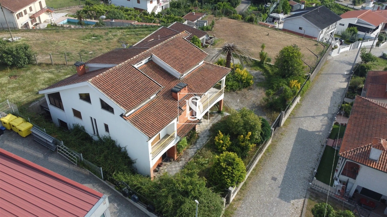 Moradia T5 para Venda em Banho e Carvalhosa Foto 4