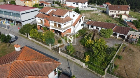Moradia T5 para Venda em Banho e Carvalhosa